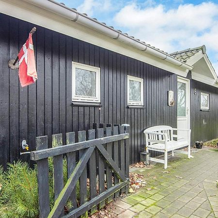 Holiday Home Lyngvej IV Fjerbæk Exteriör bild