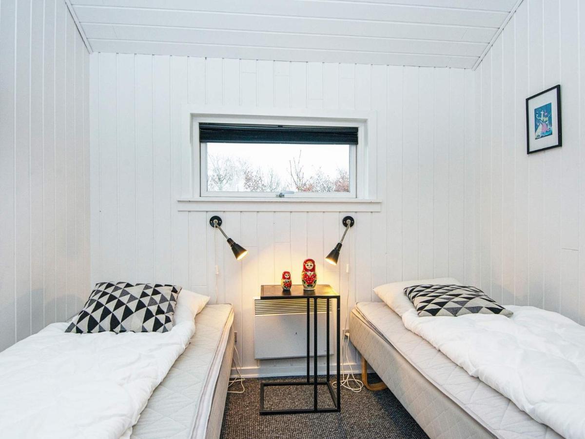 Holiday Home Lyngvej IV Fjerbæk Exteriör bild